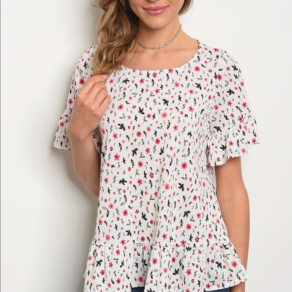 Floral Scoop Neck Top w/Ruffle Sleeves